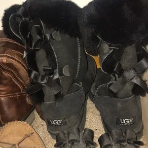 Black ugg boots
